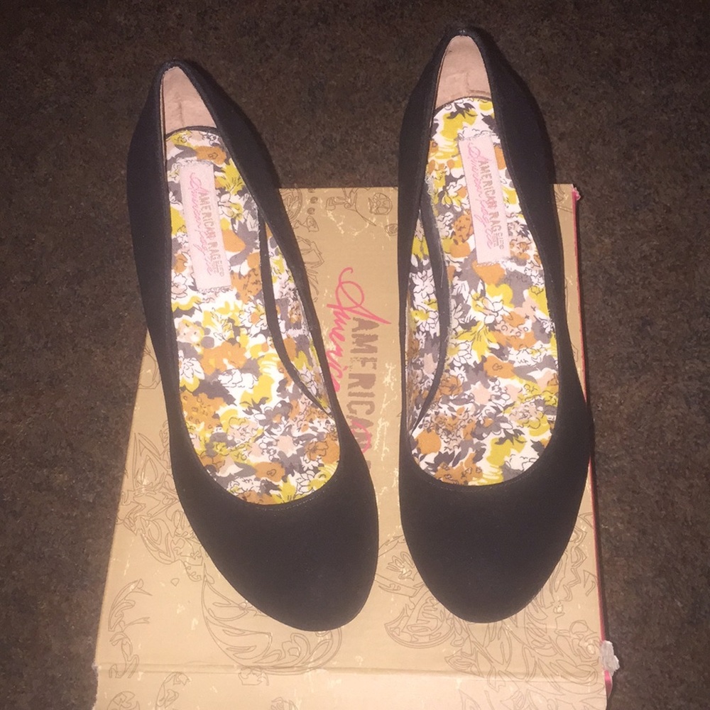 American Rag suede wedges